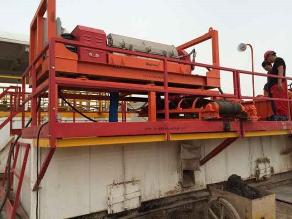 LW365 Decanter Centrifuge used in the drilling waste management